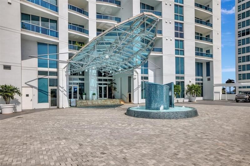 Image 5 of 11 For 1600 Ocean Blvd  2003