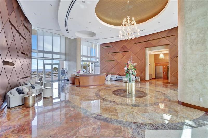 Image 7 of 11 For 1600 Ocean Blvd  2003