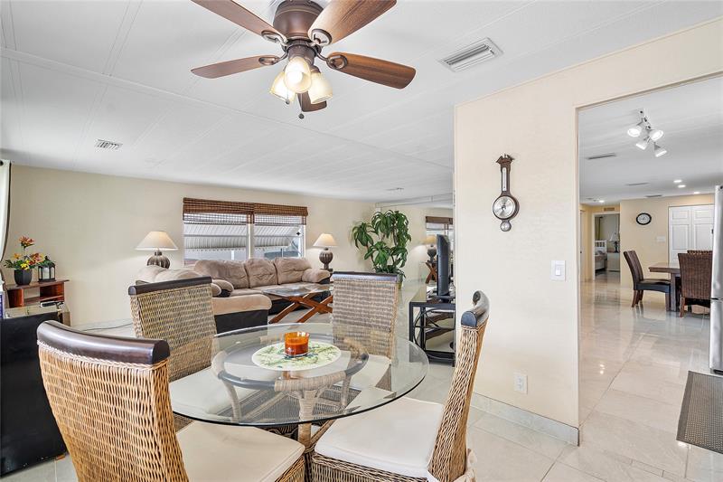 Image 7 of 28 For 5531 Lagoon Dr