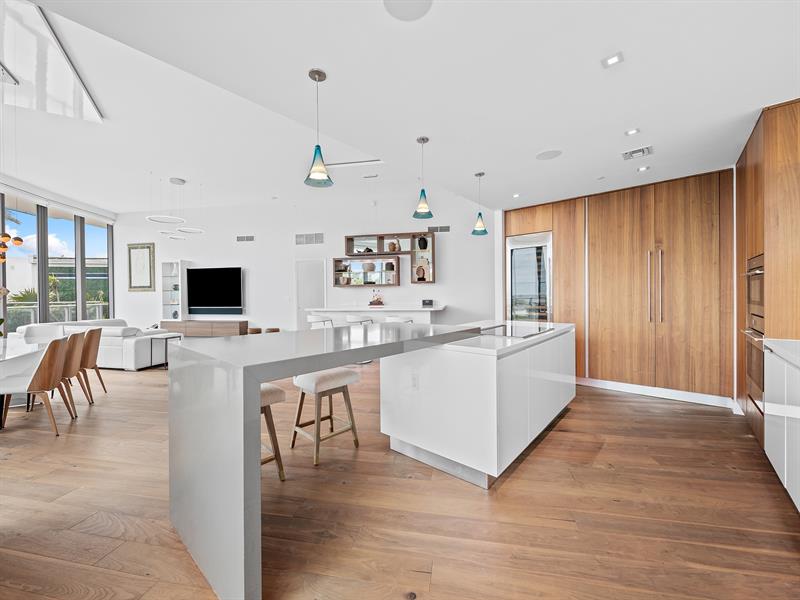 Image 10 of 40 For 701 Fort Lauderdale Beach Boulevar  302