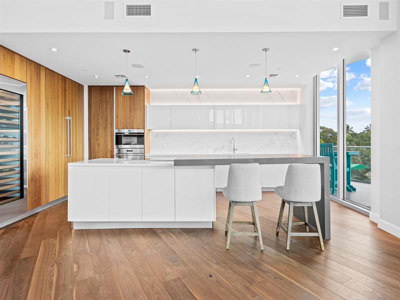 Image 11 of 40 For 701 Fort Lauderdale Beach Boulevar  302