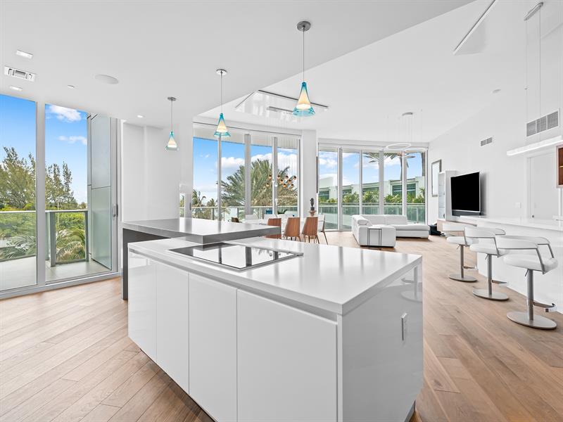 Image 13 of 40 For 701 Fort Lauderdale Beach Boulevar  302