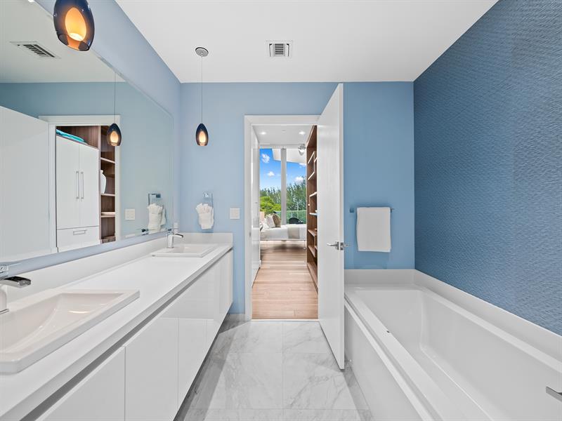 Image 26 of 40 For 701 Fort Lauderdale Beach Boulevar  302