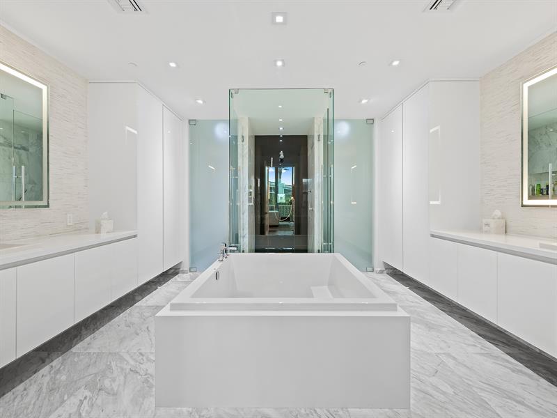 Image 27 of 40 For 701 Fort Lauderdale Beach Boulevar  302