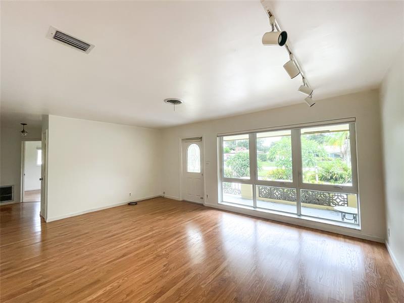 Image 17 of 51 For 201 7th Ave  