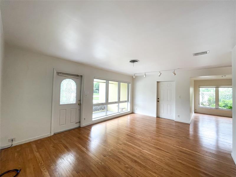Image 18 of 51 For 201 7th Ave  