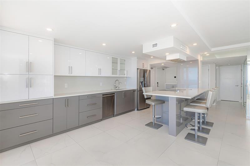 Image 14 of 51 For 4020 Galt Ocean Dr  611