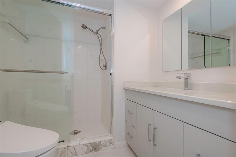 Image 19 of 51 For 4020 Galt Ocean Dr  611