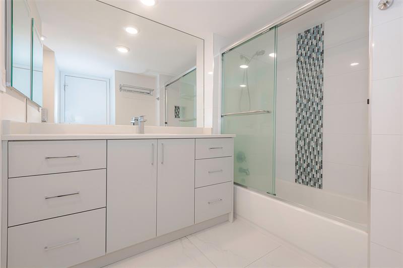 Image 25 of 51 For 4020 Galt Ocean Dr  611