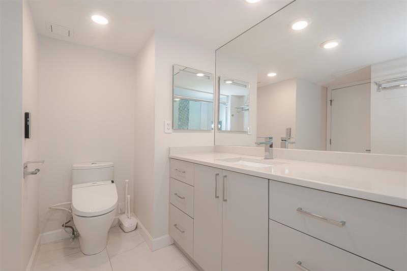 Image 26 of 51 For 4020 Galt Ocean Dr  611