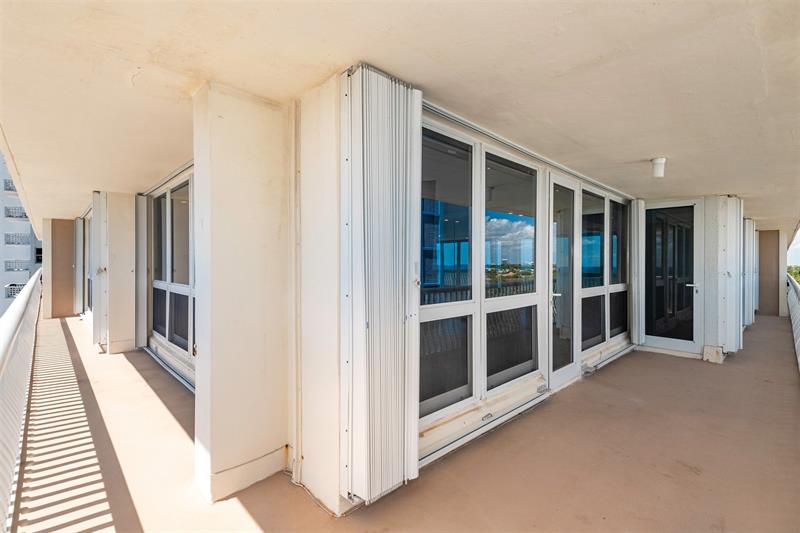 Image 29 of 51 For 4020 Galt Ocean Dr  611