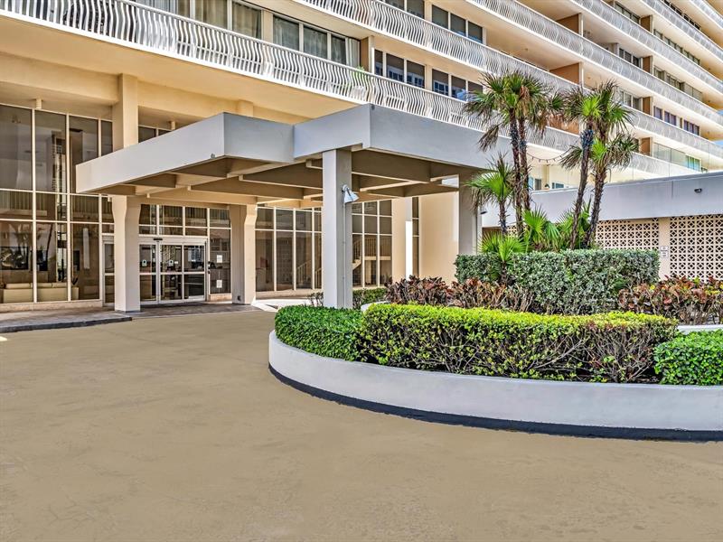 Image 40 of 51 For 4020 Galt Ocean Dr  611