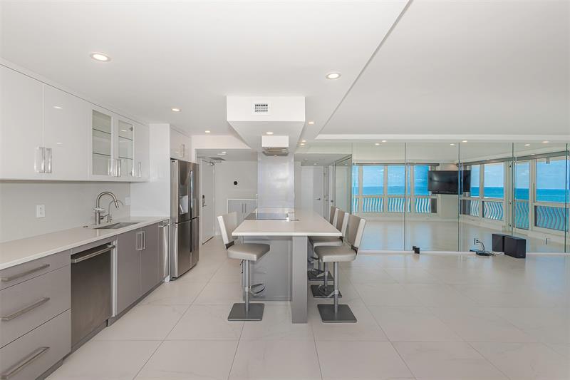 Image 6 of 51 For 4020 Galt Ocean Dr  611
