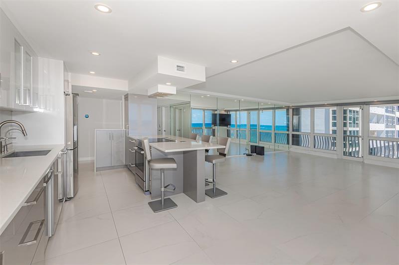 Image 8 of 51 For 4020 Galt Ocean Dr  611