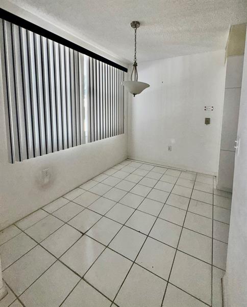 Image 5 of 34 For 10133 24th Pl  208