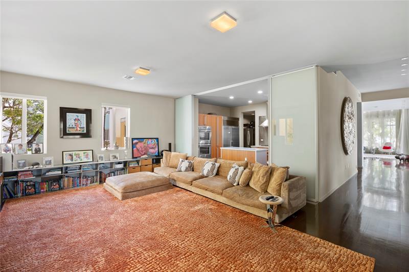 Image 18 of 89 For 6001 Laguna Path S