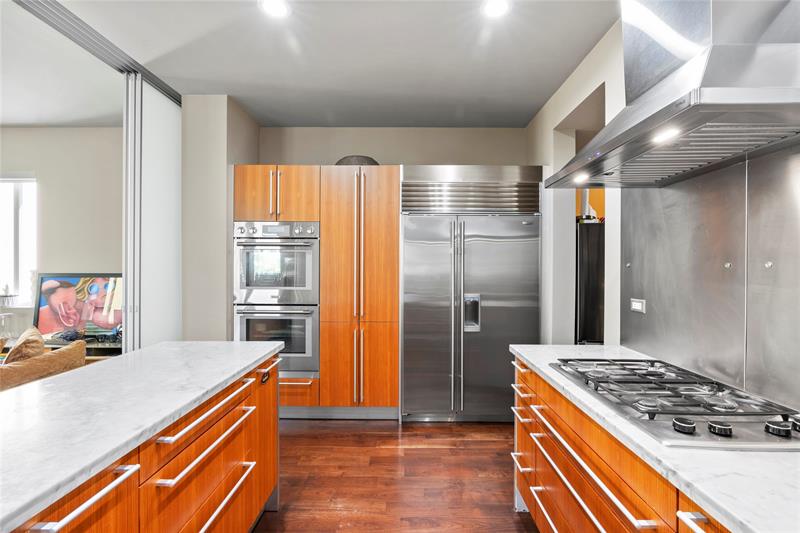 Image 21 of 89 For 6001 Laguna Path S