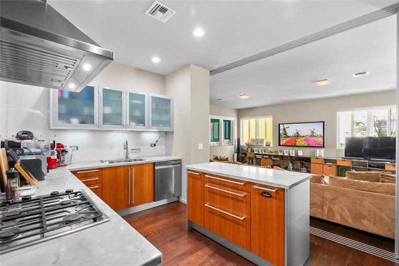 Image 24 of 89 For 6001 Laguna Path S