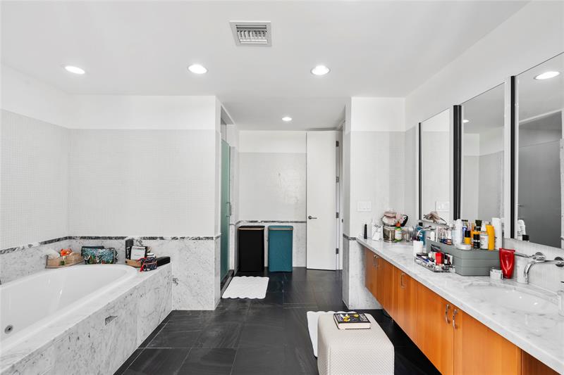 Image 37 of 89 For 6001 Laguna Path S
