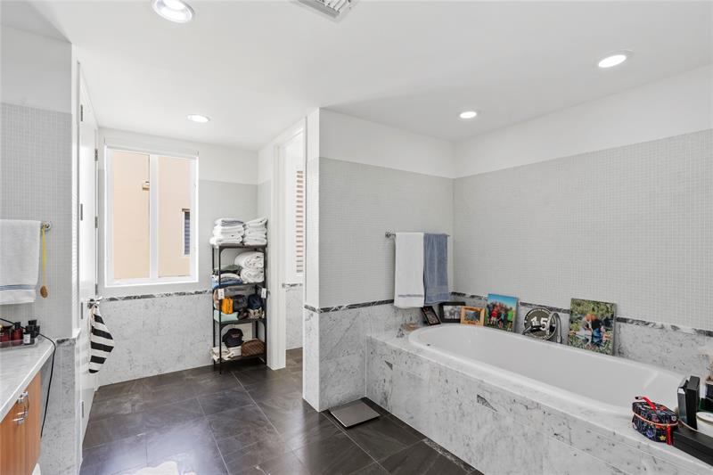 Image 39 of 89 For 6001 Laguna Path S