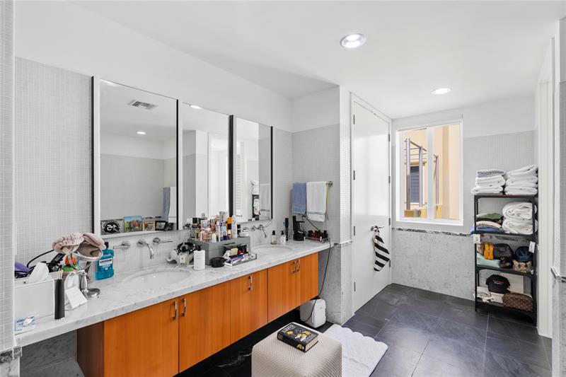 Image 41 of 89 For 6001 Laguna Path S