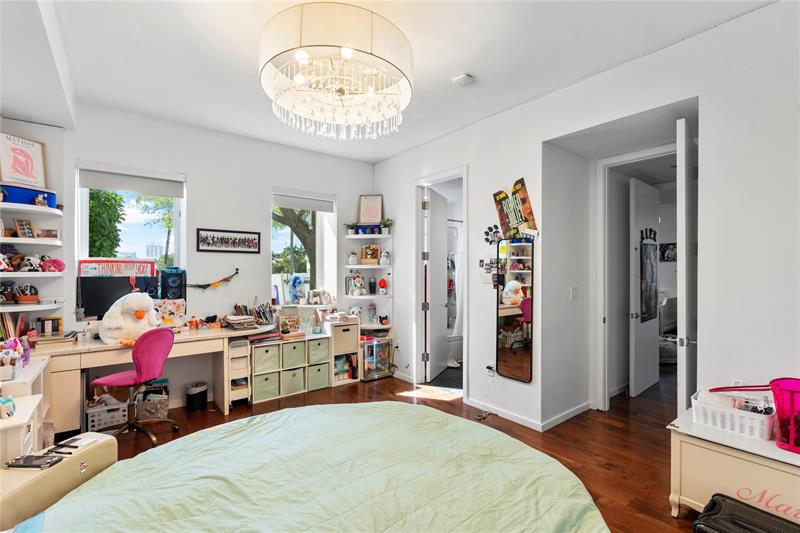Image 47 of 89 For 6001 Laguna Path S