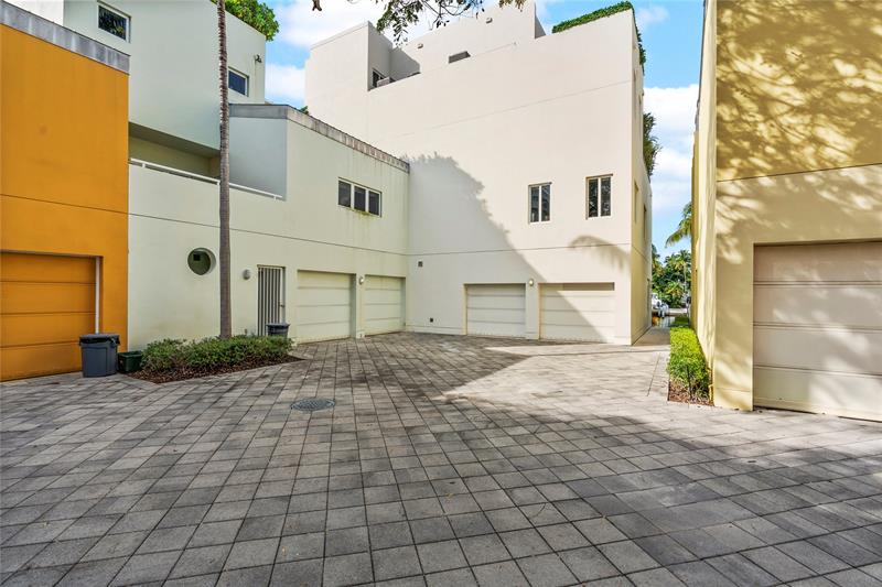 Image 78 of 89 For 6001 Laguna Path S