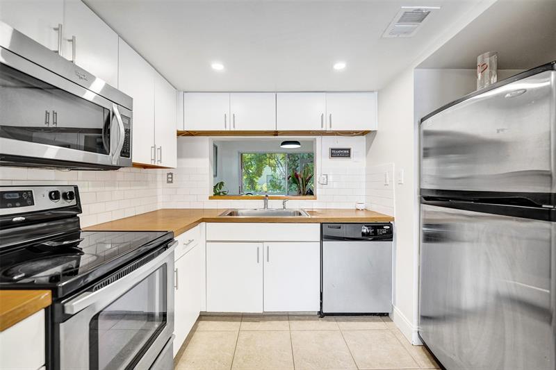Image 17 of 76 For 772 91st Terrace  772