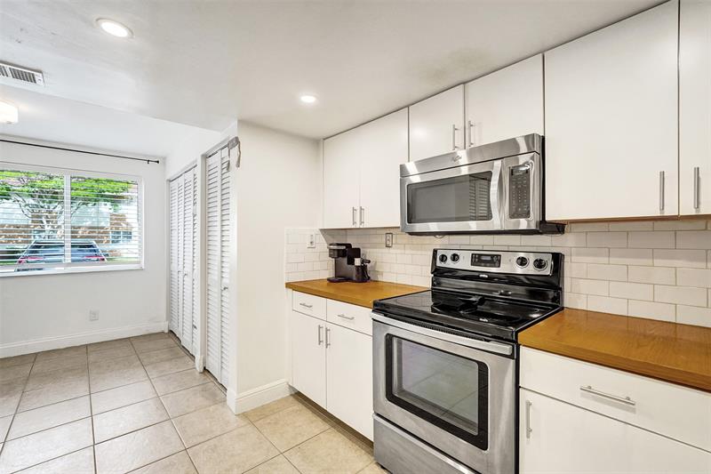 Image 18 of 76 For 772 91st Terrace  772