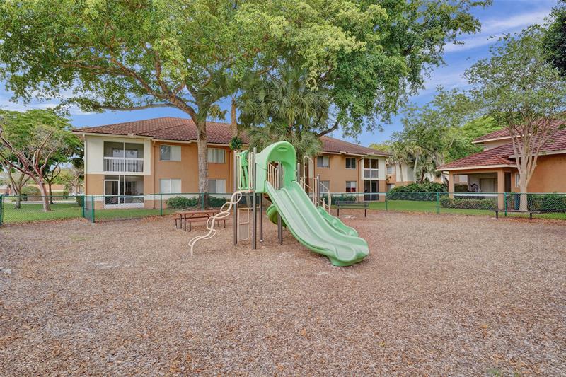 Image 6 of 76 For 772 91st Terrace  772