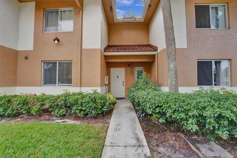 Image 8 of 76 For 772 91st Terrace  772