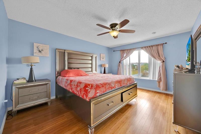 Image 18 of 27 For 519 Elbridge Pl