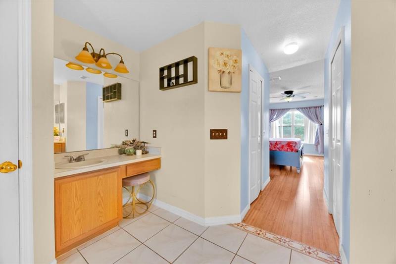 Image 21 of 27 For 519 Elbridge Pl
