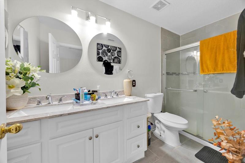 Image 23 of 27 For 519 Elbridge Pl