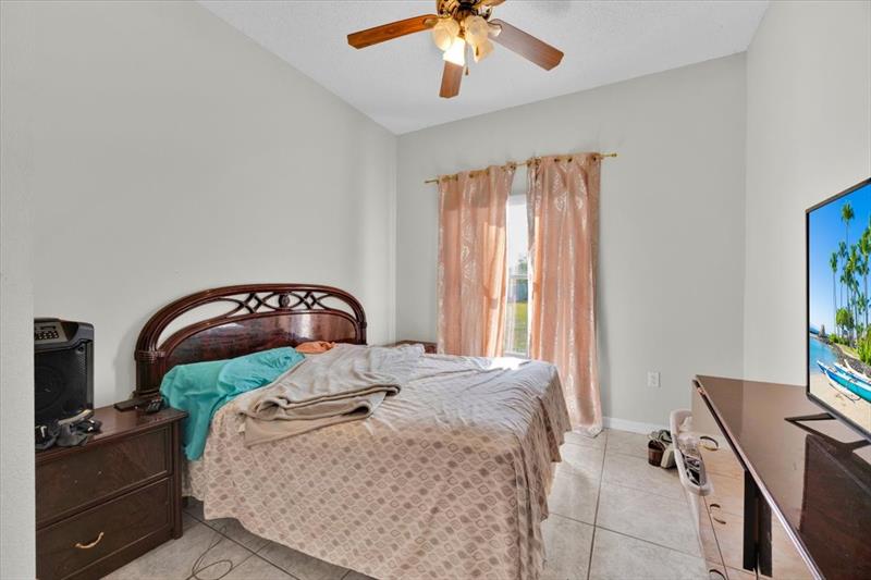 Image 8 of 27 For 519 Elbridge Pl