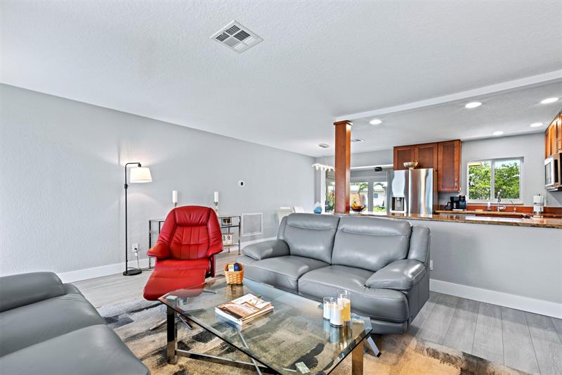 Image 10 of 37 For 81 37th St  
