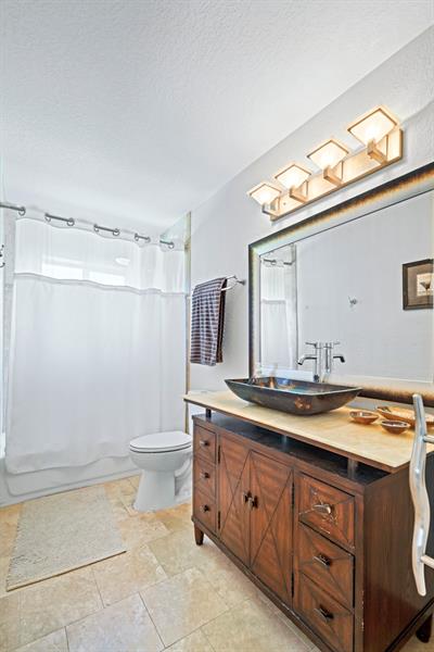 Image 23 of 37 For 81 37th St  