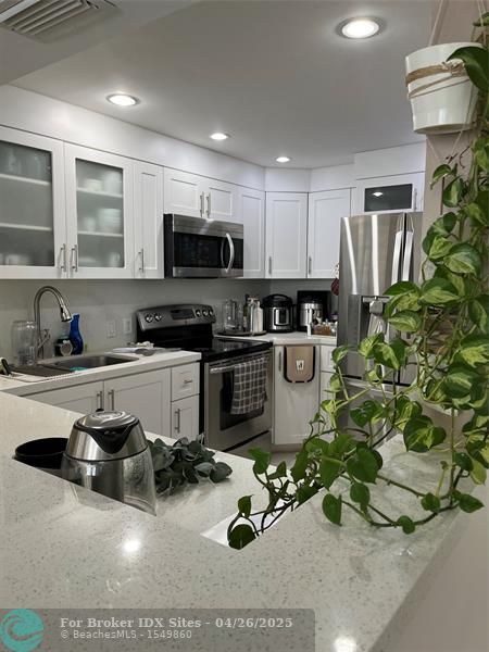 Details for 3675 Country Club Dr  809, Miami, FL 33180