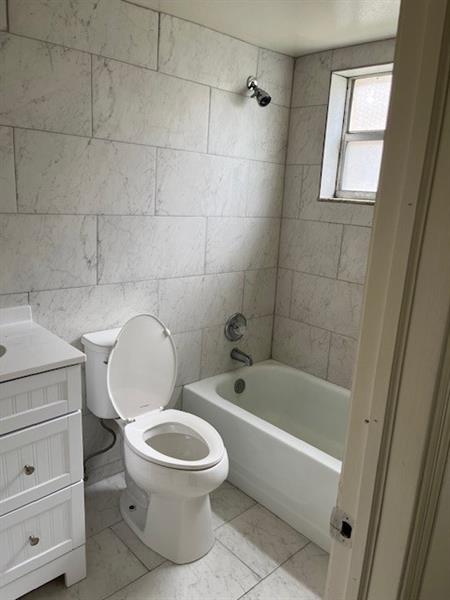 Image 13 of 24 For 1401 Nw 45th St  4