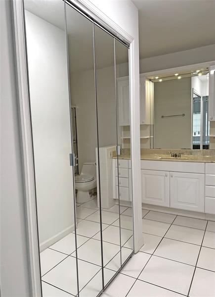 Image 8 of 20 For 6485 Bay Club Dr  2