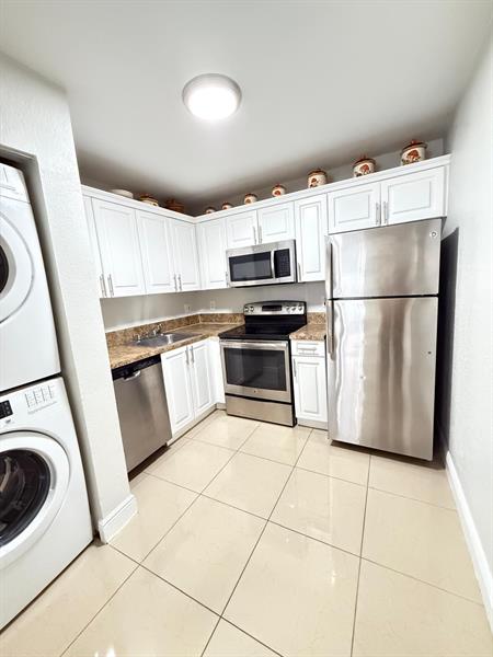 Image 22 of 23 For 11108 Royal Palm Blvd