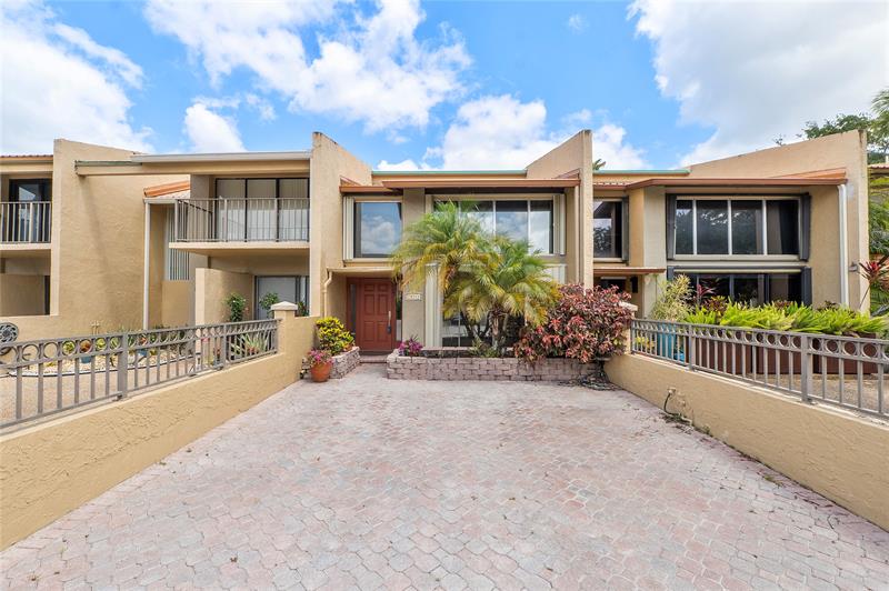 Details for 701 Coco Plum Cir  4, Plantation, FL 33324