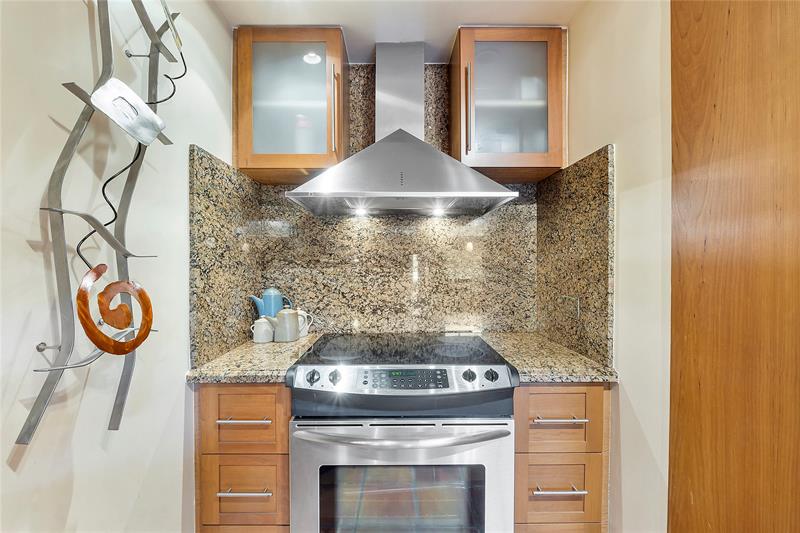 Image 10 of 32 For 701 Coco Plum Cir  4