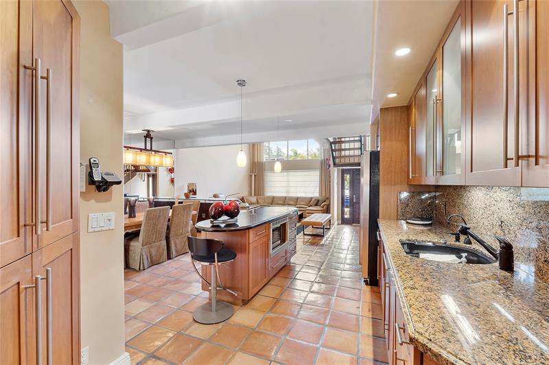 Image 12 of 32 For 701 Coco Plum Cir  4