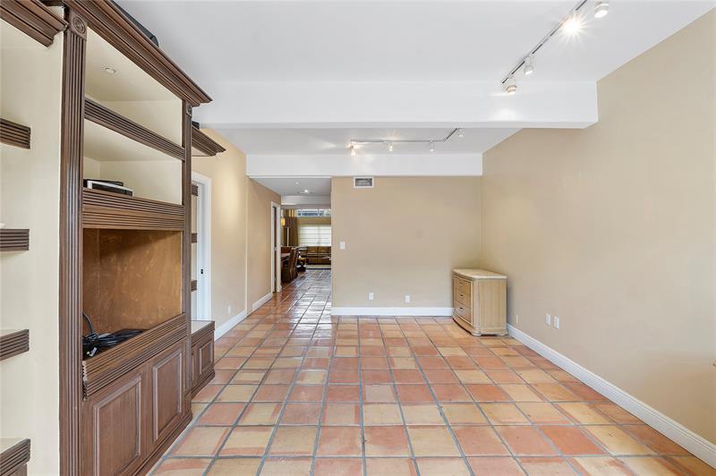 Image 17 of 32 For 701 Coco Plum Cir  4