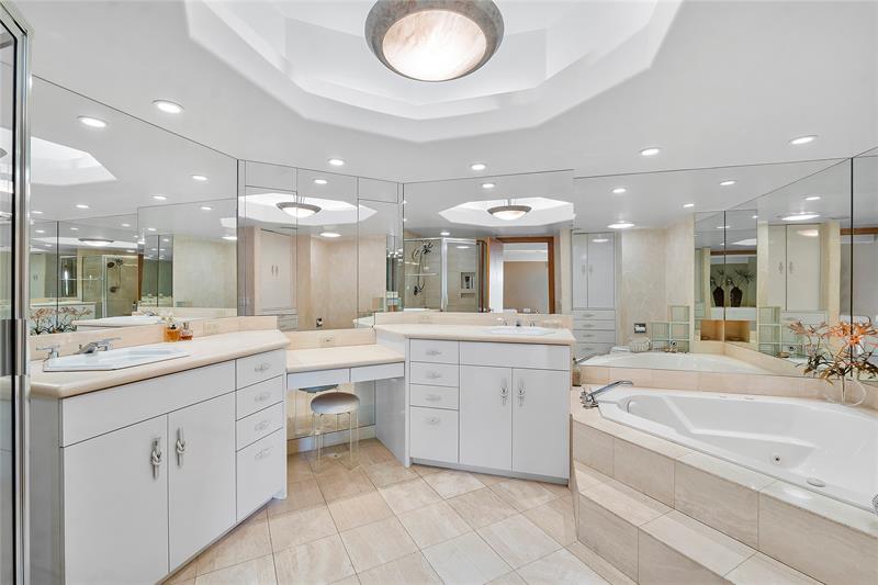 Image 23 of 32 For 701 Coco Plum Cir  4
