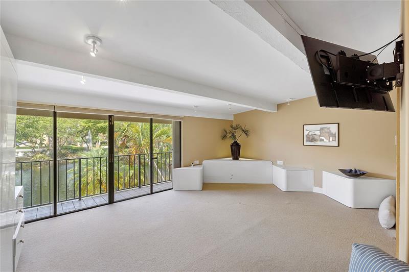 Image 26 of 32 For 701 Coco Plum Cir  4