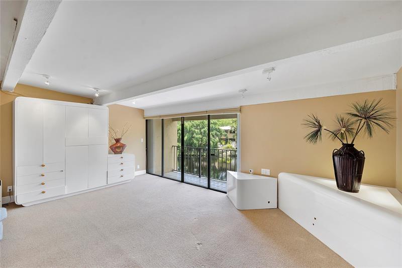 Image 27 of 32 For 701 Coco Plum Cir  4