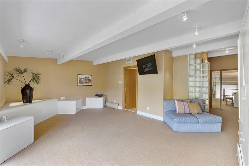 Image 28 of 32 For 701 Coco Plum Cir  4