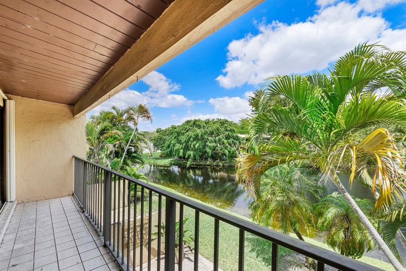 Image 30 of 32 For 701 Coco Plum Cir  4